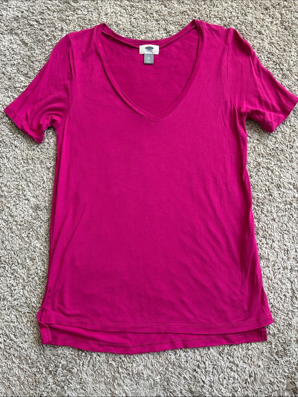 Old Navy Women’s V-Neck Short Sleeve Tee - Magenta